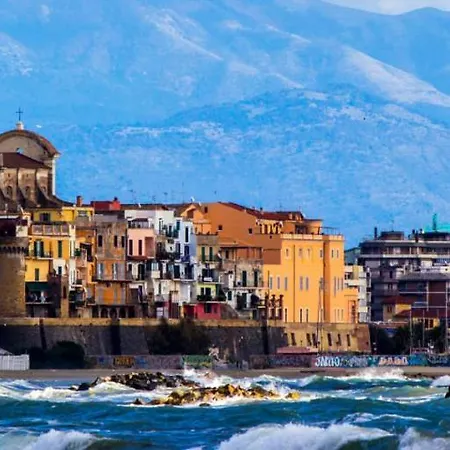 The Station * Nettuno